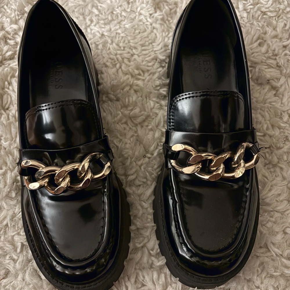 Guess Shiny Black Loafers with Gold Chain